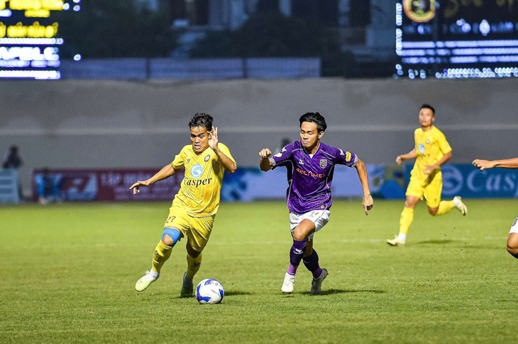 Thanh Hóa - Bình Dương (hiệp 1) 0-0: Tiến Linh dứt điểm nguy hiểm - Ảnh 1.